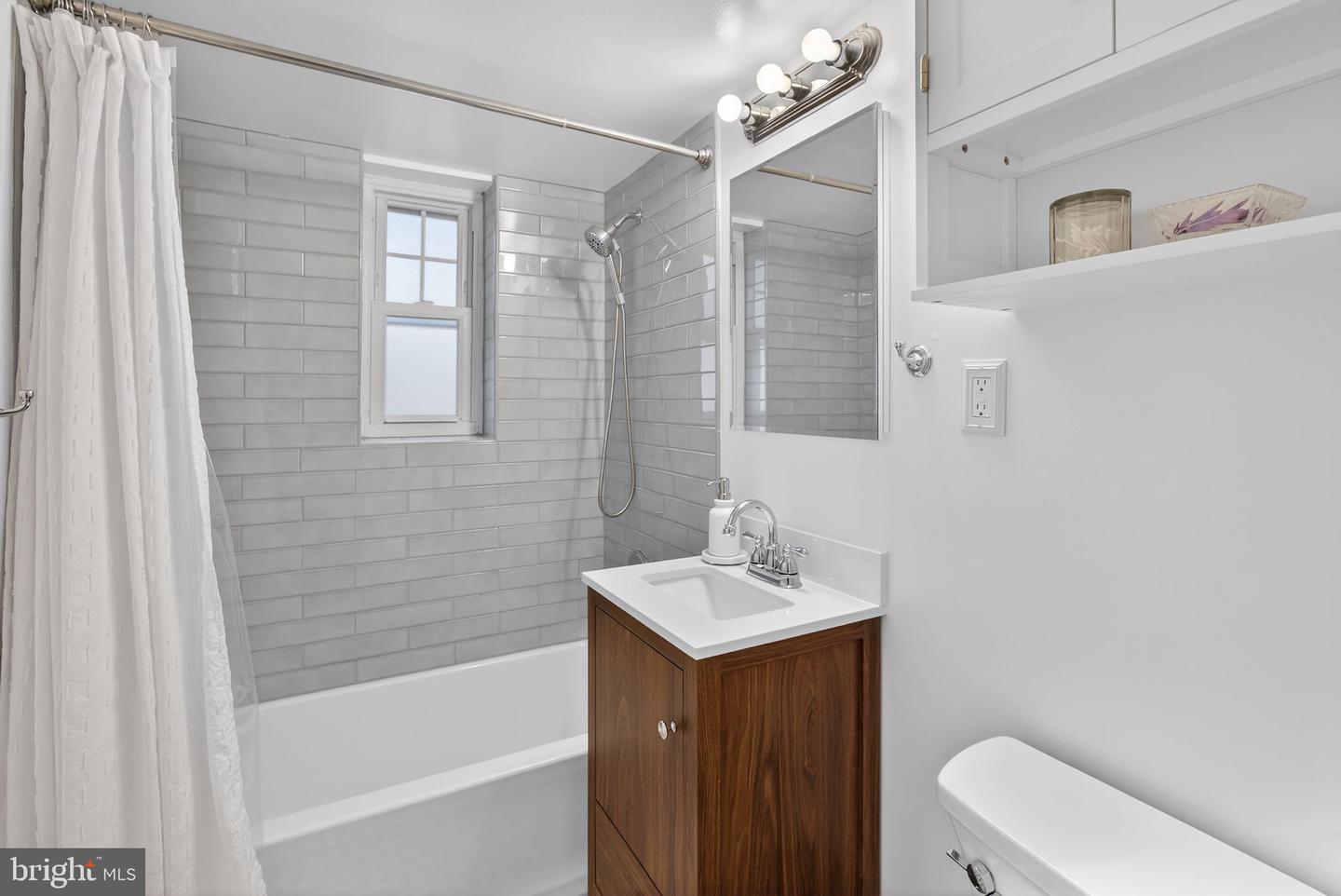 1320 N FORT MYER DR N #824, ARLINGTON, Virginia 22209, 2 Bedrooms Bedrooms, ,1 BathroomBathrooms,Residential,For sale,1320 N FORT MYER DR N #824,VAAR2067846 MLS # VAAR2067846