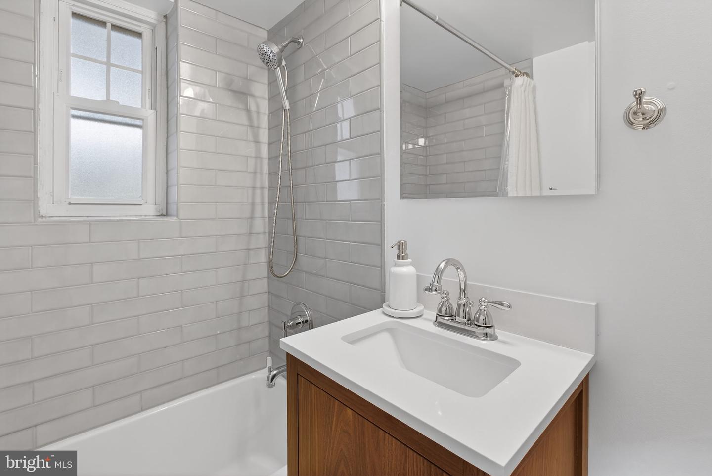 1320 N FORT MYER DR N #824, ARLINGTON, Virginia 22209, 2 Bedrooms Bedrooms, ,1 BathroomBathrooms,Residential,For sale,1320 N FORT MYER DR N #824,VAAR2067846 MLS # VAAR2067846