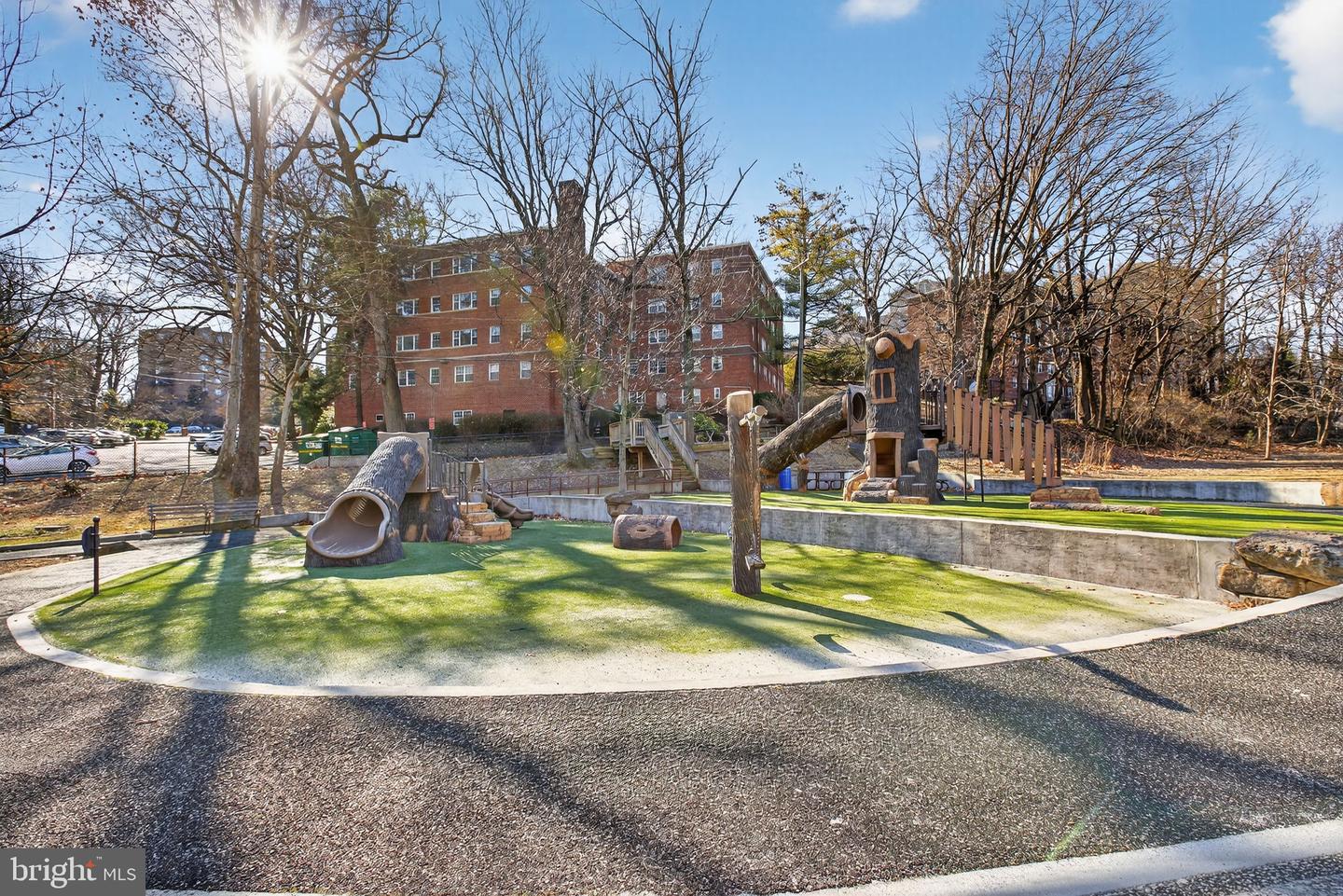 1320 N FORT MYER DR N #824, ARLINGTON, Virginia 22209, 2 Bedrooms Bedrooms, ,1 BathroomBathrooms,Residential,For sale,1320 N FORT MYER DR N #824,VAAR2067846 MLS # VAAR2067846