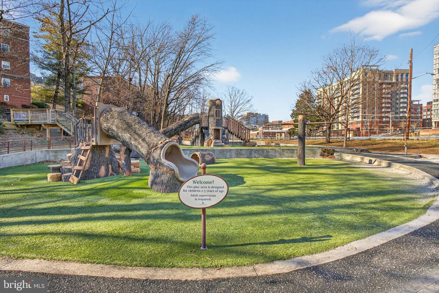 1320 N FORT MYER DR N #824, ARLINGTON, Virginia 22209, 2 Bedrooms Bedrooms, ,1 BathroomBathrooms,Residential,For sale,1320 N FORT MYER DR N #824,VAAR2067846 MLS # VAAR2067846