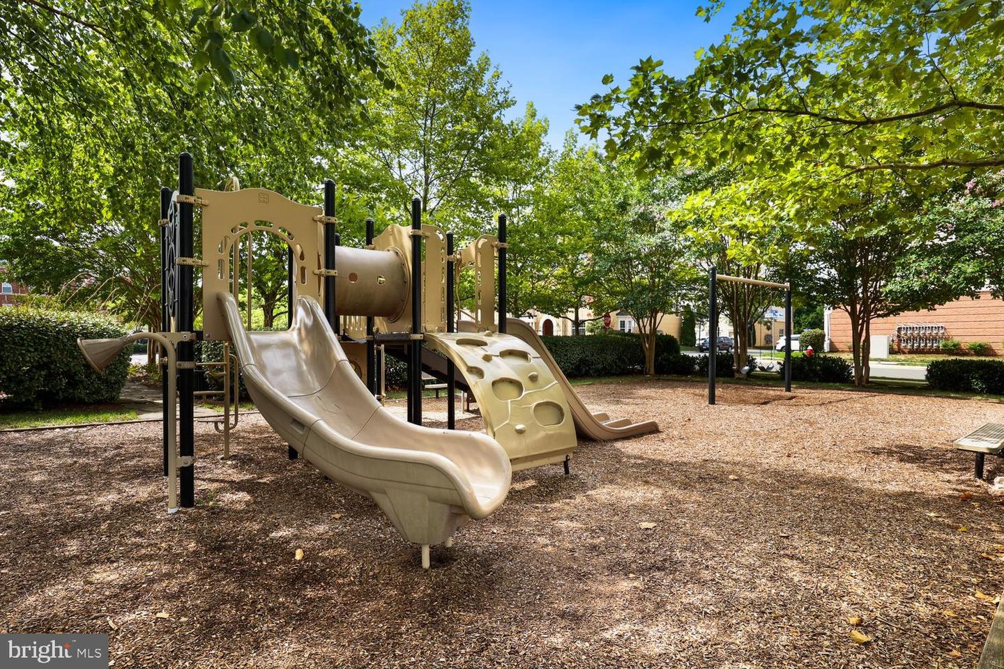 22786 FERNCREST TER, BRAMBLETON, Virginia 20148, 3 Bedrooms Bedrooms, ,2 BathroomsBathrooms,Residential,For sale,22786 FERNCREST TER,VALO2114118 MLS # VALO2114118