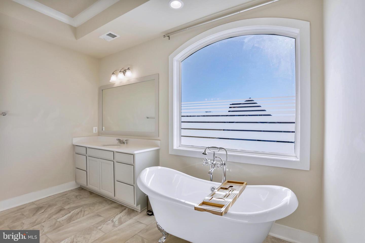 19135 HUNTRIDGE PRESERVE CT, PURCELLVILLE, Virginia 20132, 5 Bedrooms Bedrooms, ,5 BathroomsBathrooms,Residential,For sale,19135 HUNTRIDGE PRESERVE CT,VALO2114128 MLS # VALO2114128