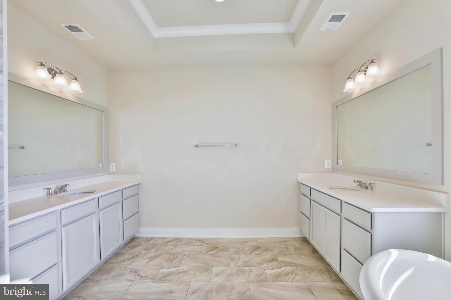 19135 HUNTRIDGE PRESERVE CT, PURCELLVILLE, Virginia 20132, 5 Bedrooms Bedrooms, ,5 BathroomsBathrooms,Residential,For sale,19135 HUNTRIDGE PRESERVE CT,VALO2114128 MLS # VALO2114128