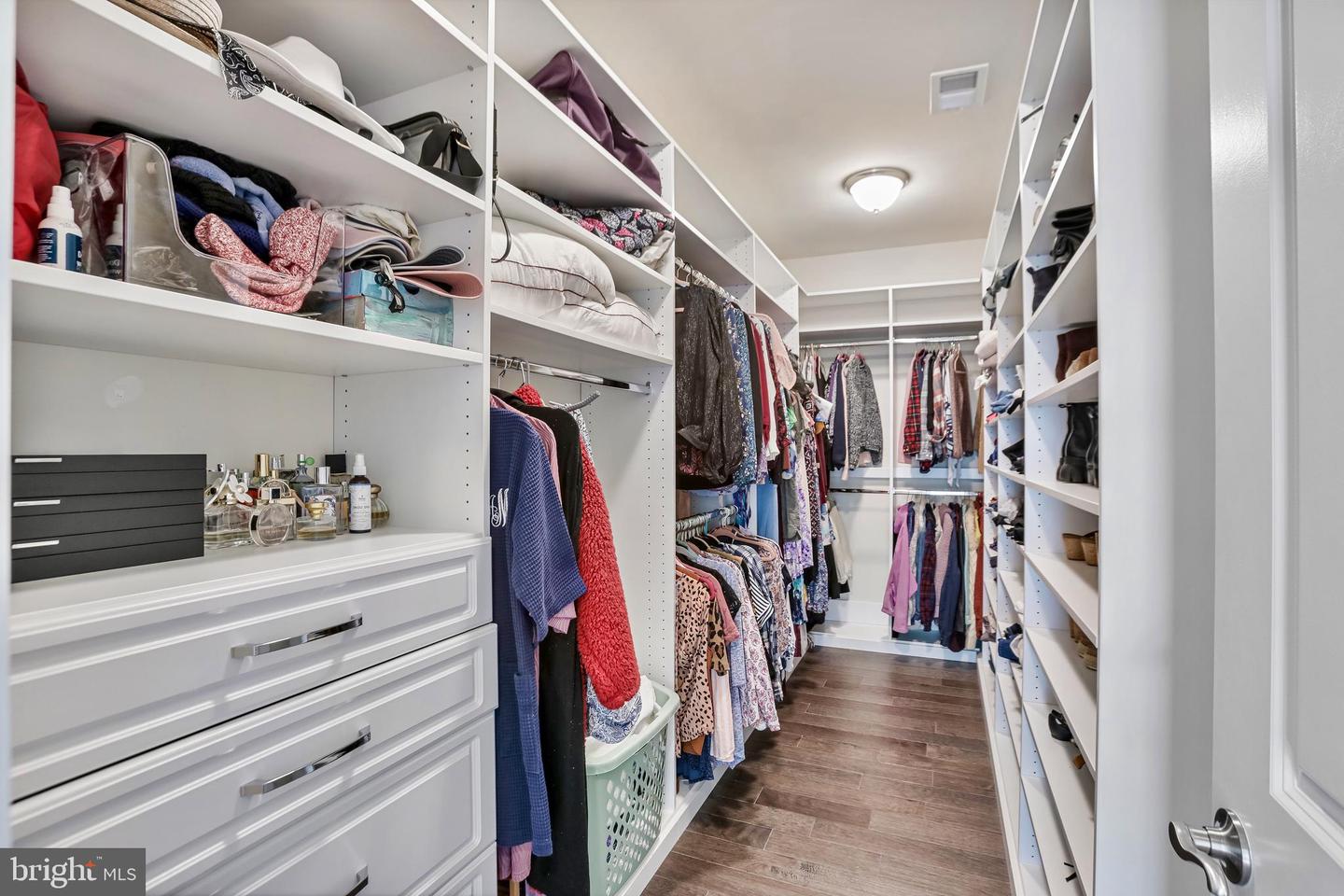 19135 HUNTRIDGE PRESERVE CT, PURCELLVILLE, Virginia 20132, 5 Bedrooms Bedrooms, ,5 BathroomsBathrooms,Residential,For sale,19135 HUNTRIDGE PRESERVE CT,VALO2114128 MLS # VALO2114128