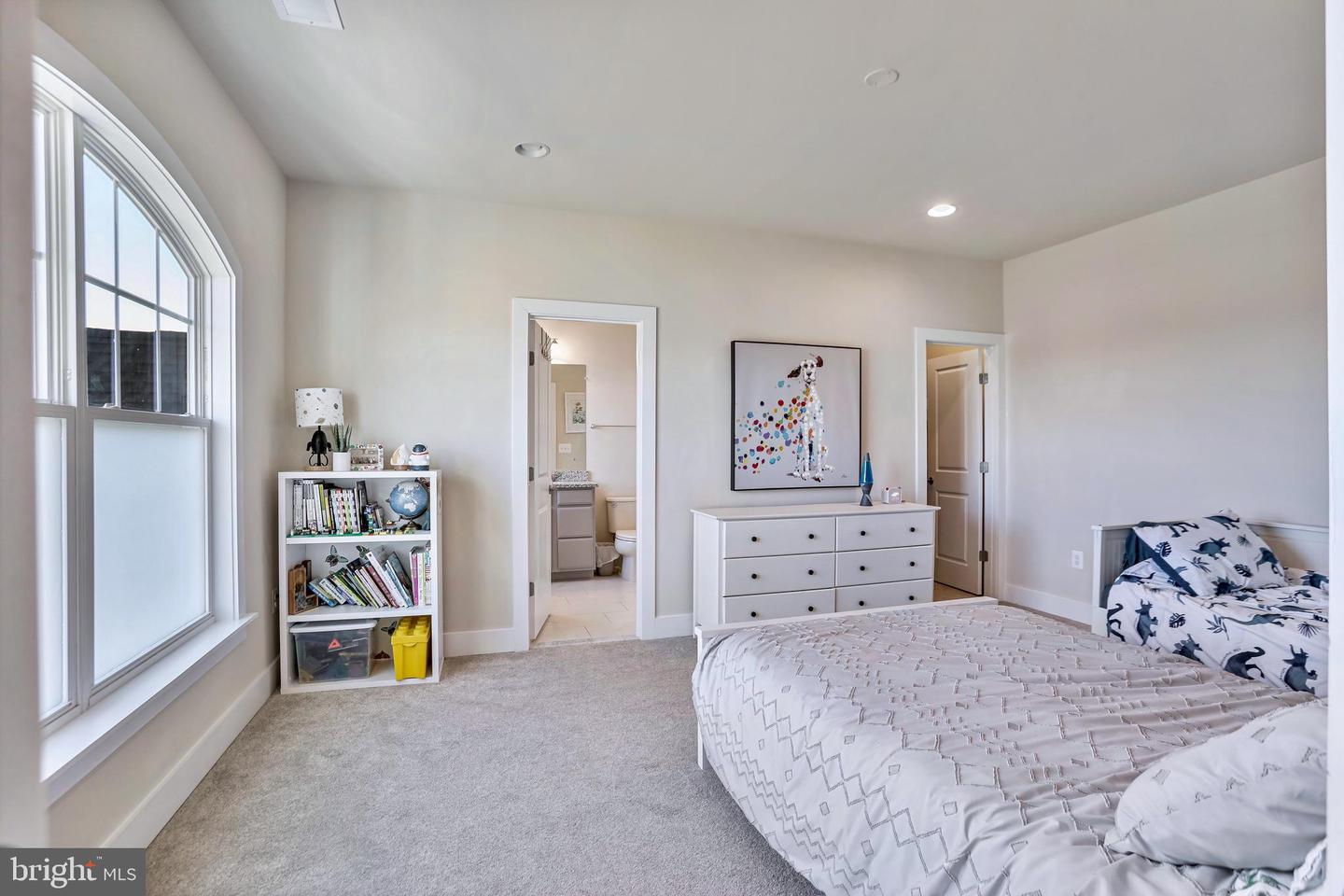 19135 HUNTRIDGE PRESERVE CT, PURCELLVILLE, Virginia 20132, 5 Bedrooms Bedrooms, ,5 BathroomsBathrooms,Residential,For sale,19135 HUNTRIDGE PRESERVE CT,VALO2114128 MLS # VALO2114128