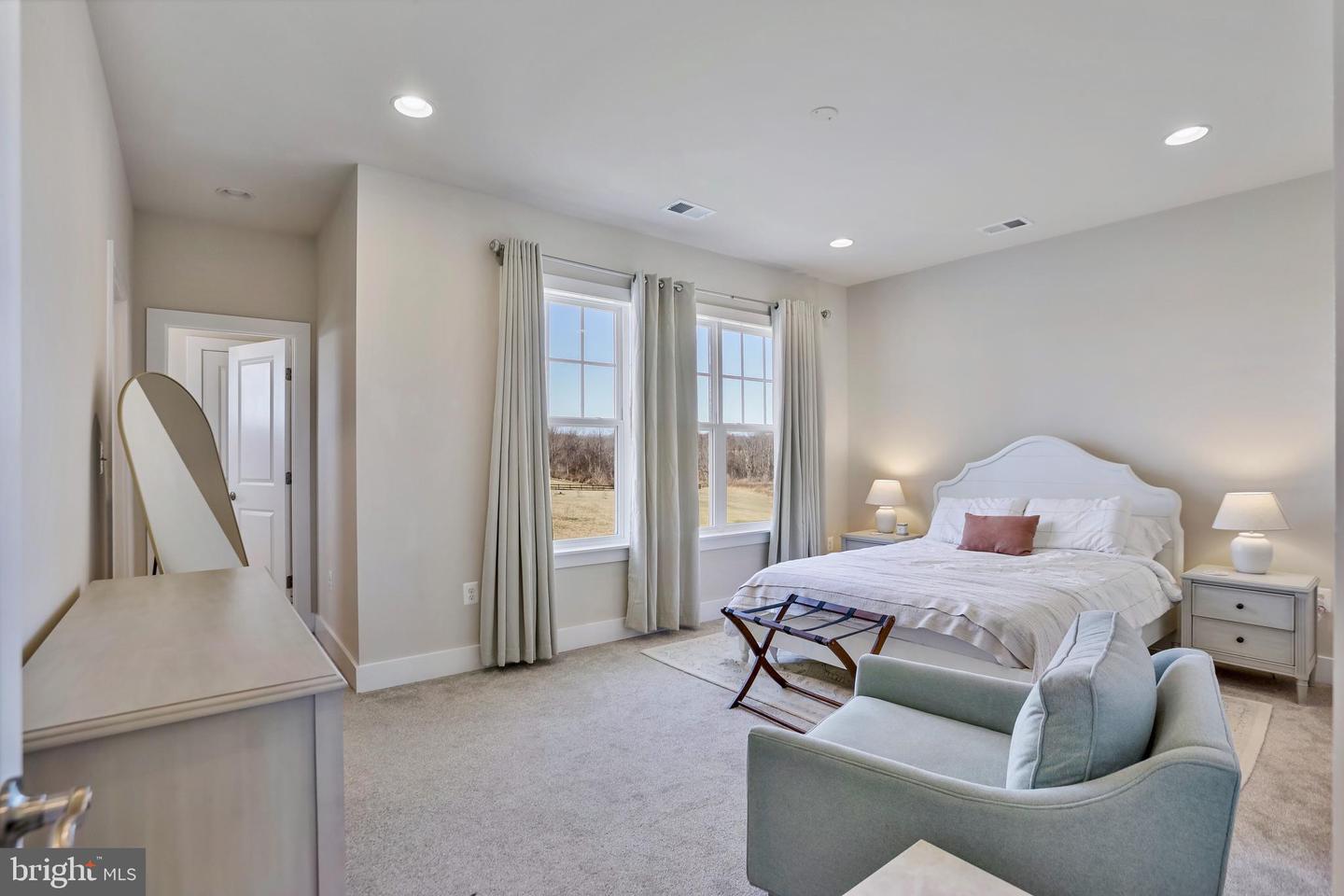 19135 HUNTRIDGE PRESERVE CT, PURCELLVILLE, Virginia 20132, 5 Bedrooms Bedrooms, ,5 BathroomsBathrooms,Residential,For sale,19135 HUNTRIDGE PRESERVE CT,VALO2114128 MLS # VALO2114128