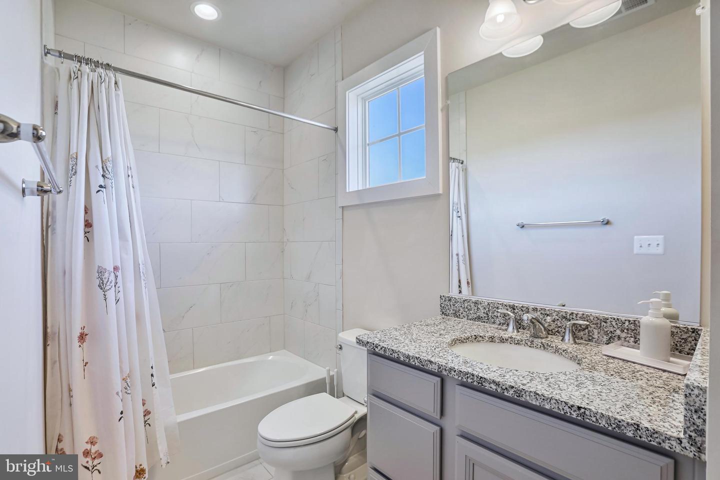 19135 HUNTRIDGE PRESERVE CT, PURCELLVILLE, Virginia 20132, 5 Bedrooms Bedrooms, ,5 BathroomsBathrooms,Residential,For sale,19135 HUNTRIDGE PRESERVE CT,VALO2114128 MLS # VALO2114128