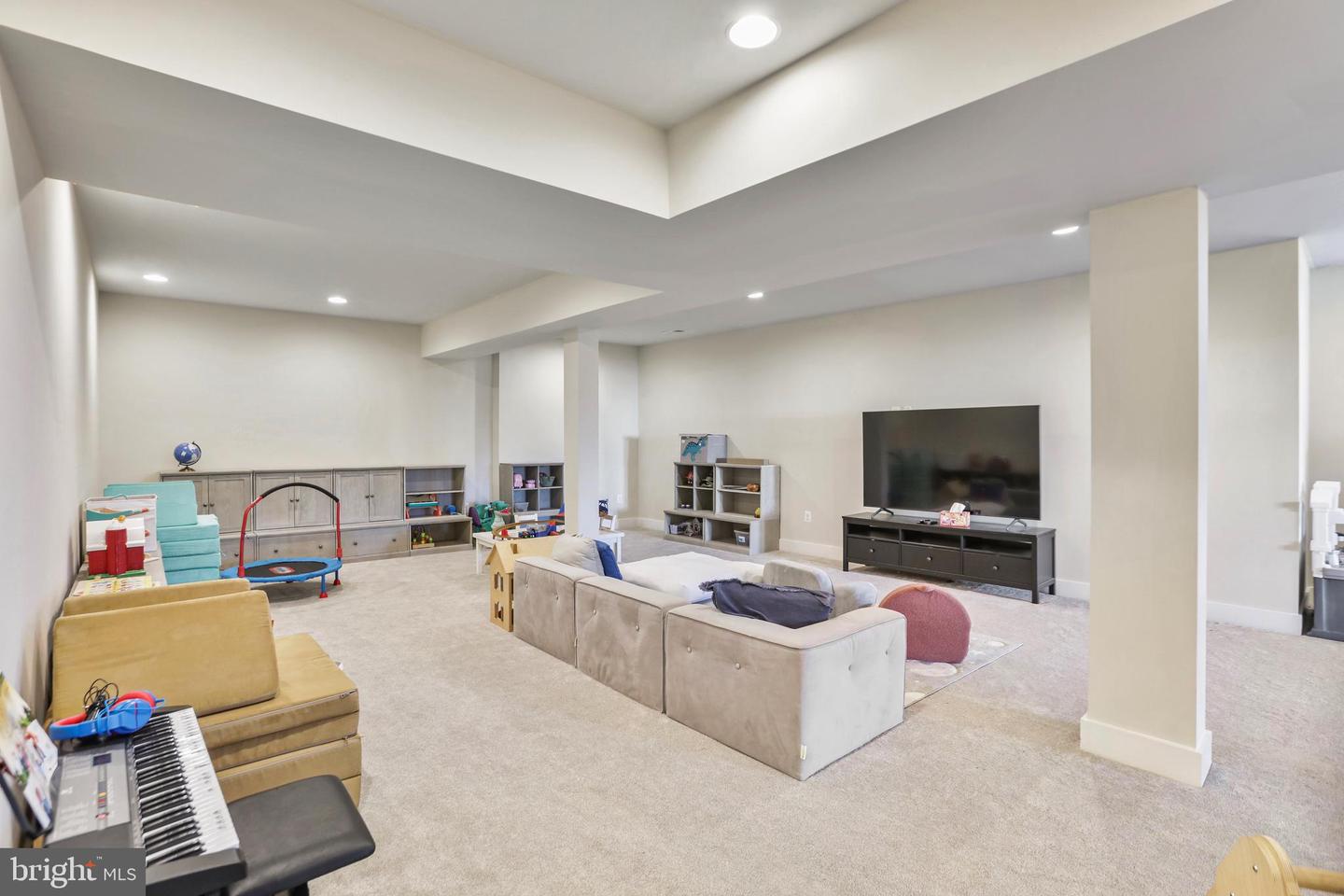 19135 HUNTRIDGE PRESERVE CT, PURCELLVILLE, Virginia 20132, 5 Bedrooms Bedrooms, ,5 BathroomsBathrooms,Residential,For sale,19135 HUNTRIDGE PRESERVE CT,VALO2114128 MLS # VALO2114128