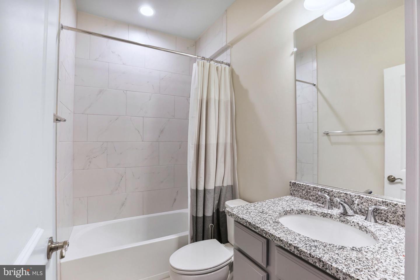 19135 HUNTRIDGE PRESERVE CT, PURCELLVILLE, Virginia 20132, 5 Bedrooms Bedrooms, ,5 BathroomsBathrooms,Residential,For sale,19135 HUNTRIDGE PRESERVE CT,VALO2114128 MLS # VALO2114128