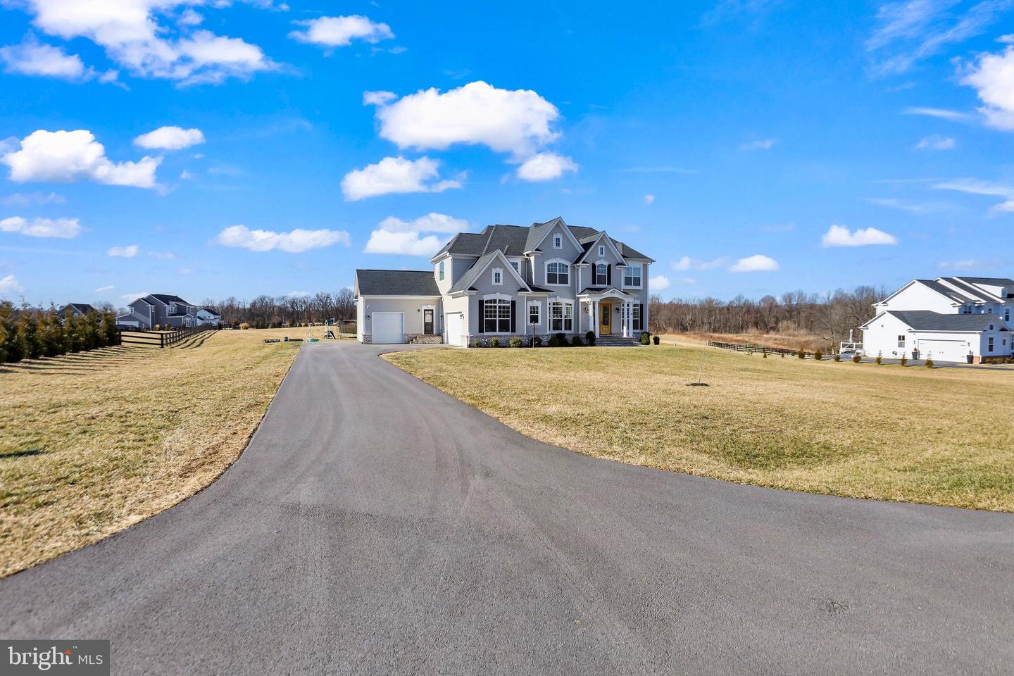 19135 HUNTRIDGE PRESERVE CT, PURCELLVILLE, Virginia 20132, 5 Bedrooms Bedrooms, ,5 BathroomsBathrooms,Residential,For sale,19135 HUNTRIDGE PRESERVE CT,VALO2114128 MLS # VALO2114128