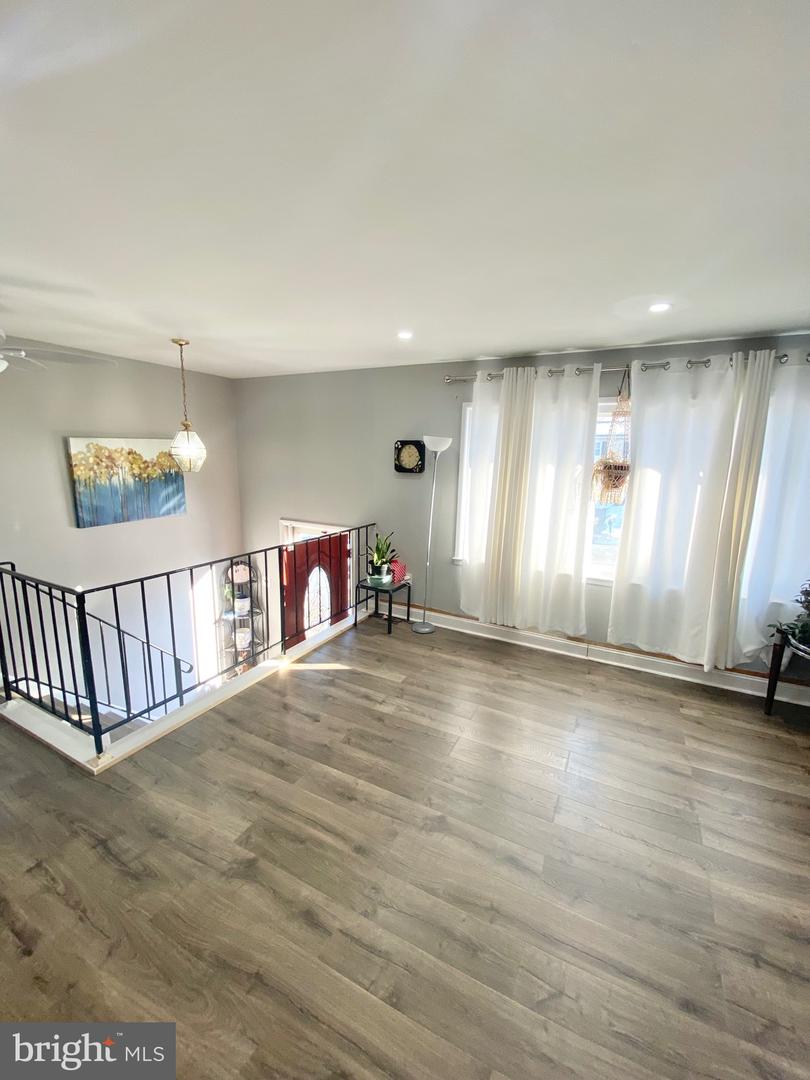 4812 KENTBURY CT, WOODBRIDGE, Virginia 22193, 4 Bedrooms Bedrooms, ,2 BathroomsBathrooms,Residential,For sale,4812 KENTBURY CT,VAPW2110718 MLS # VAPW2110718