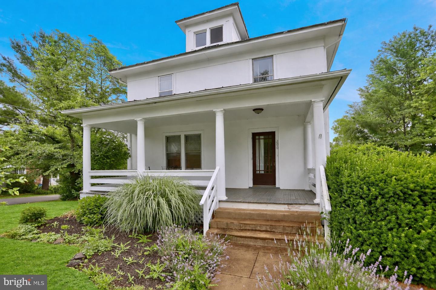 200 S ORCHARD DR, PURCELLVILLE, Virginia 20132, 4 Bedrooms Bedrooms, 12 Rooms Rooms,2 BathroomsBathrooms,Residential,For sale,200 S ORCHARD DR,VALO2114152 MLS # VALO2114152