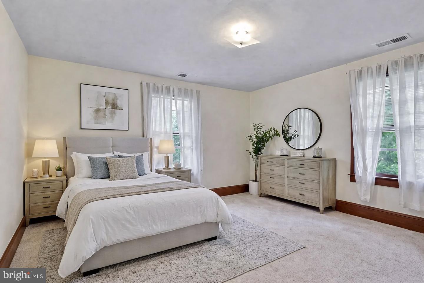 200 S ORCHARD DR, PURCELLVILLE, Virginia 20132, 4 Bedrooms Bedrooms, 12 Rooms Rooms,2 BathroomsBathrooms,Residential,For sale,200 S ORCHARD DR,VALO2114152 MLS # VALO2114152