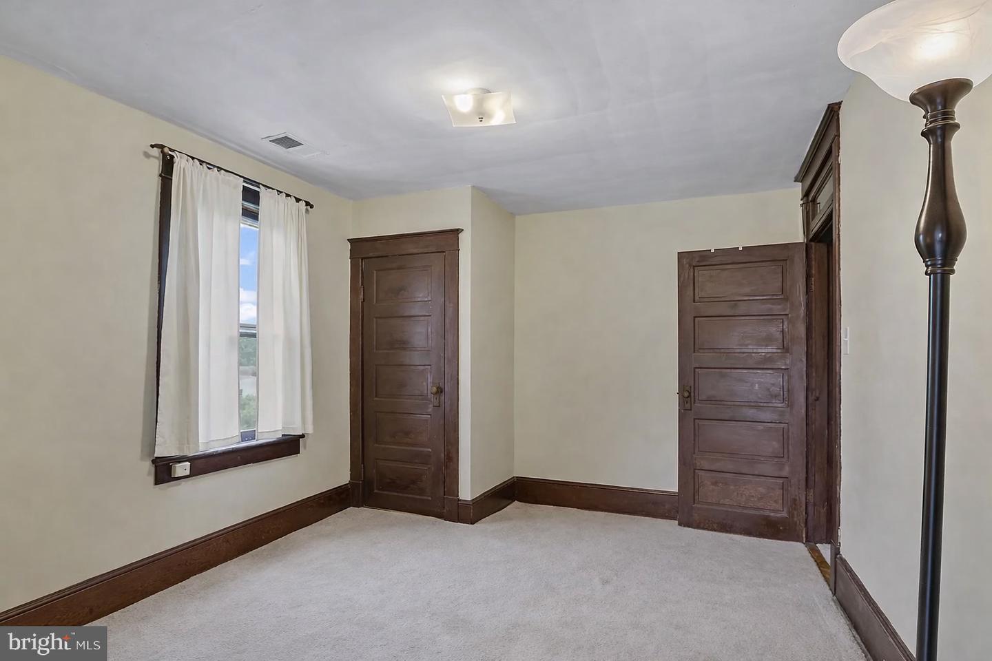 200 S ORCHARD DR, PURCELLVILLE, Virginia 20132, 4 Bedrooms Bedrooms, 12 Rooms Rooms,2 BathroomsBathrooms,Residential,For sale,200 S ORCHARD DR,VALO2114152 MLS # VALO2114152