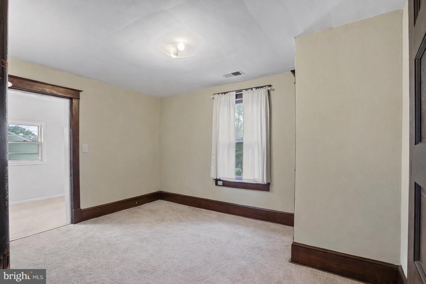 200 S ORCHARD DR, PURCELLVILLE, Virginia 20132, 4 Bedrooms Bedrooms, 12 Rooms Rooms,2 BathroomsBathrooms,Residential,For sale,200 S ORCHARD DR,VALO2114152 MLS # VALO2114152