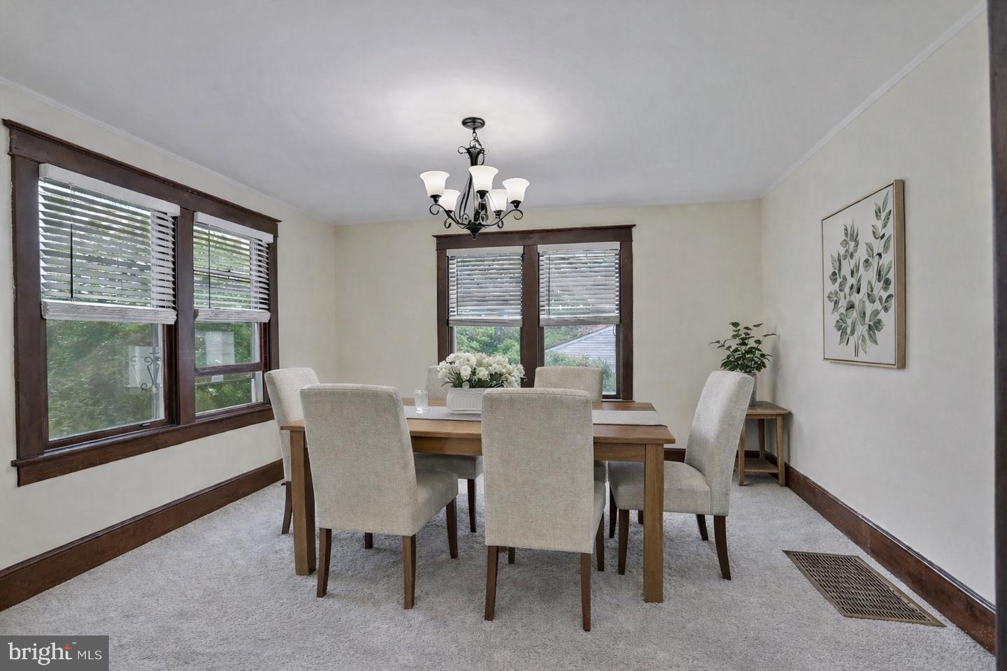 200 S ORCHARD DR, PURCELLVILLE, Virginia 20132, 4 Bedrooms Bedrooms, 12 Rooms Rooms,2 BathroomsBathrooms,Residential,For sale,200 S ORCHARD DR,VALO2114152 MLS # VALO2114152