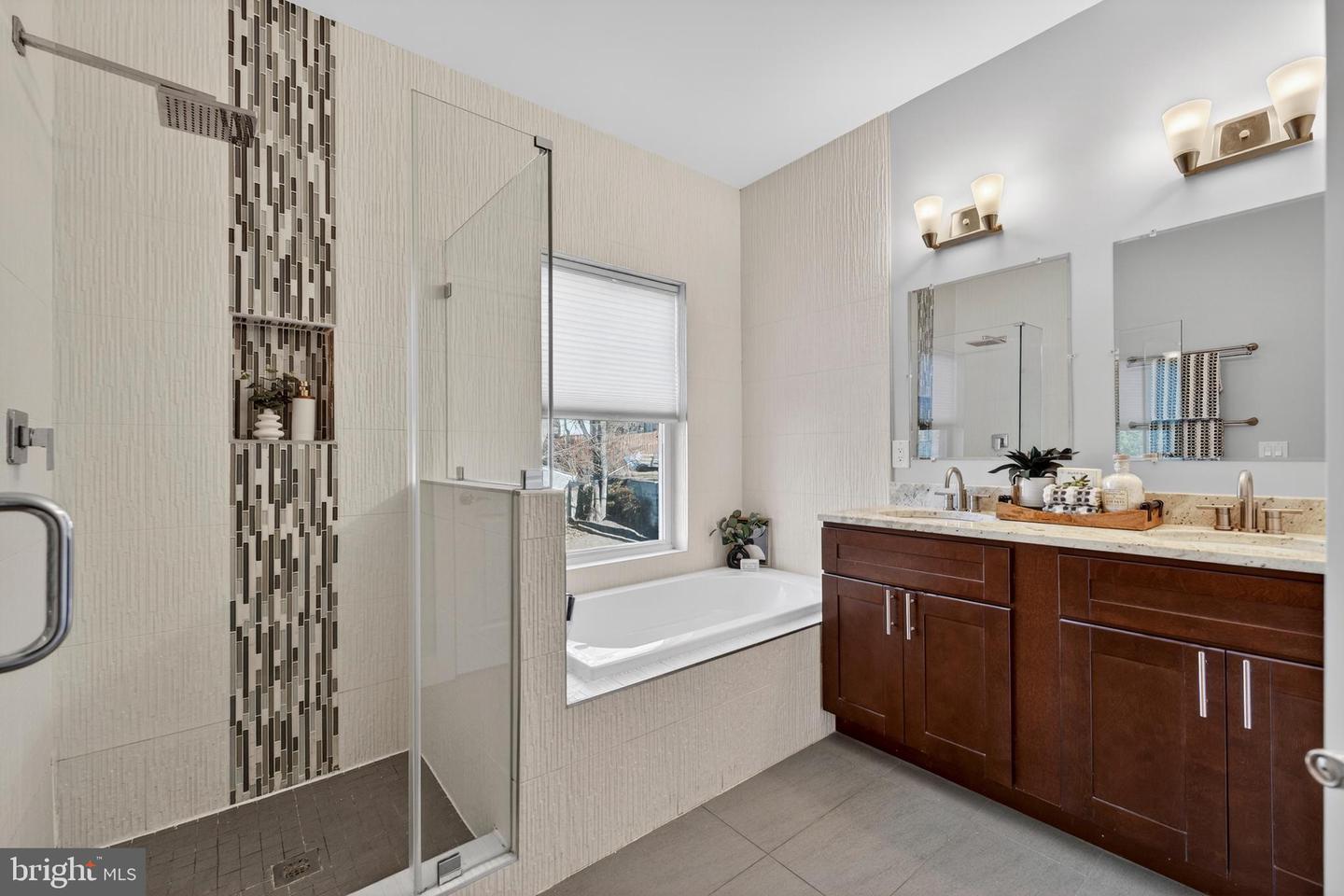 3513 22ND ST S, ARLINGTON, Virginia 22204, 3 Bedrooms Bedrooms, ,3 BathroomsBathrooms,Residential,For sale,3513 22ND ST S,VAAR2067878 MLS # VAAR2067878