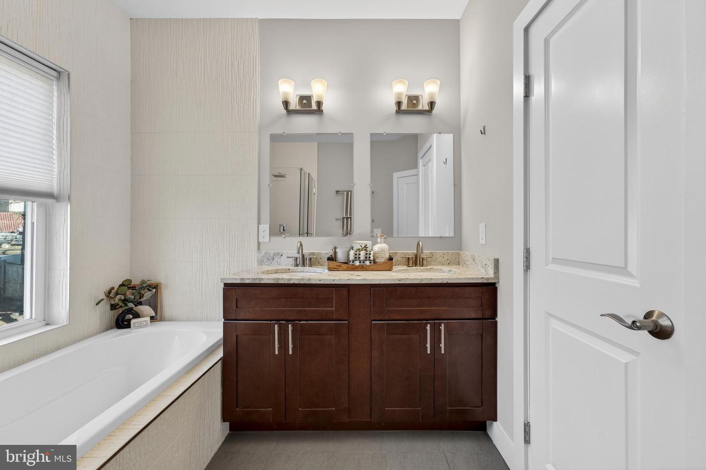 3513 22ND ST S, ARLINGTON, Virginia 22204, 3 Bedrooms Bedrooms, ,3 BathroomsBathrooms,Residential,For sale,3513 22ND ST S,VAAR2067878 MLS # VAAR2067878