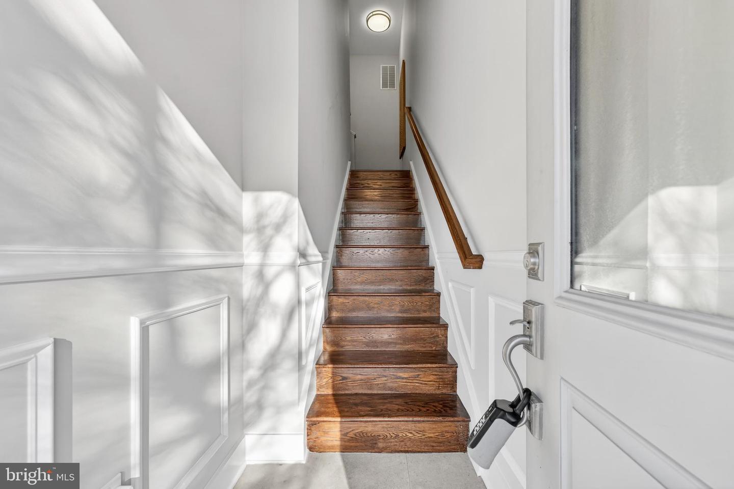 3513 22ND ST S, ARLINGTON, Virginia 22204, 3 Bedrooms Bedrooms, ,3 BathroomsBathrooms,Residential,For sale,3513 22ND ST S,VAAR2067878 MLS # VAAR2067878