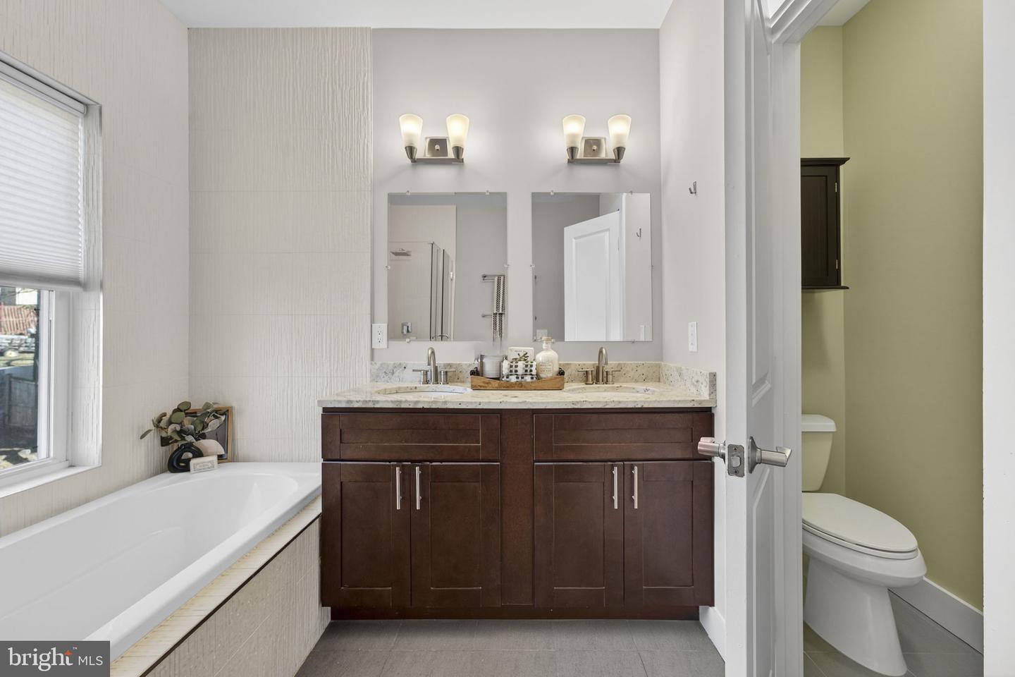 3513 22ND ST S, ARLINGTON, Virginia 22204, 3 Bedrooms Bedrooms, ,3 BathroomsBathrooms,Residential,For sale,3513 22ND ST S,VAAR2067878 MLS # VAAR2067878