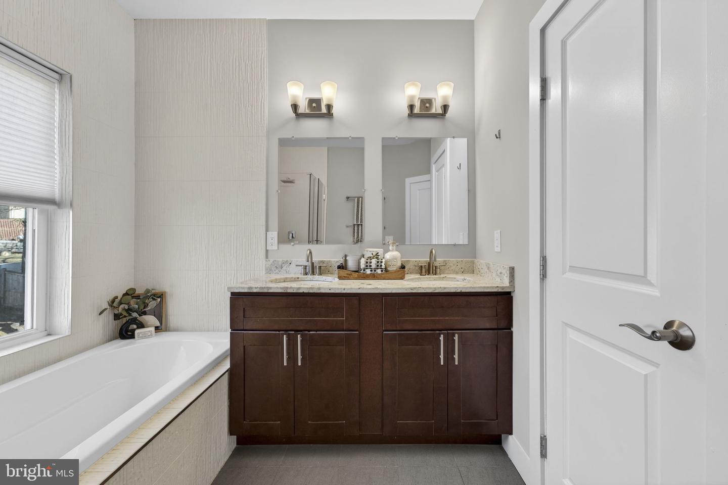 3513 22ND ST S, ARLINGTON, Virginia 22204, 3 Bedrooms Bedrooms, ,3 BathroomsBathrooms,Residential,For sale,3513 22ND ST S,VAAR2067878 MLS # VAAR2067878