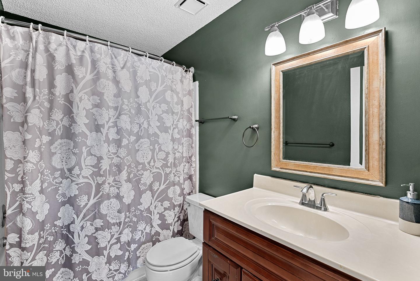 1115 HUNTMASTER TER NE #202, LEESBURG, Virginia 20176, 2 Bedrooms Bedrooms, ,2 BathroomsBathrooms,Residential,For sale,1115 HUNTMASTER TER NE #202,VALO2114178 MLS # VALO2114178