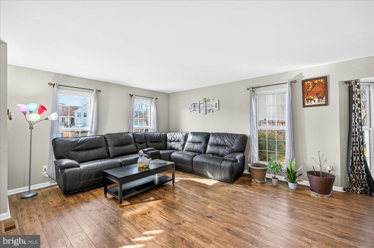 10200 RACQUET CIR, MANASSAS, Virginia 20110, 4 Bedrooms Bedrooms, ,2 BathroomsBathrooms,Residential,For sale,10200 RACQUET CIR,VAMN2009982 MLS # VAMN2009982