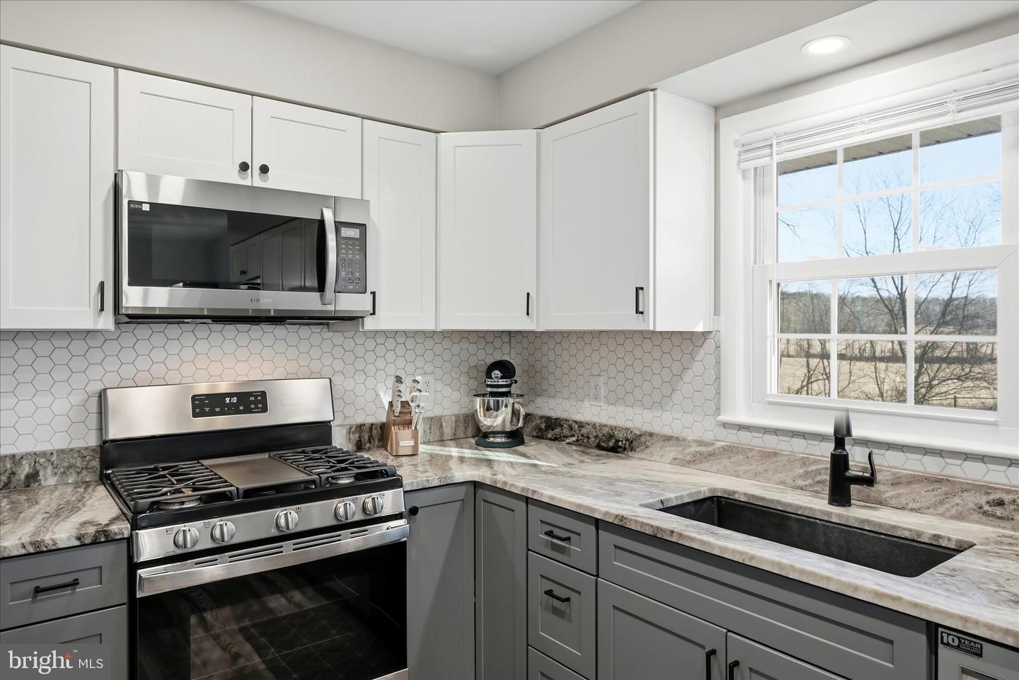 891 STONEBURNER RD, EDINBURG, Virginia 22824, 3 Bedrooms Bedrooms, 6 Rooms Rooms,2 BathroomsBathrooms,Residential,For sale,891 STONEBURNER RD,VASH2013420 MLS # VASH2013420