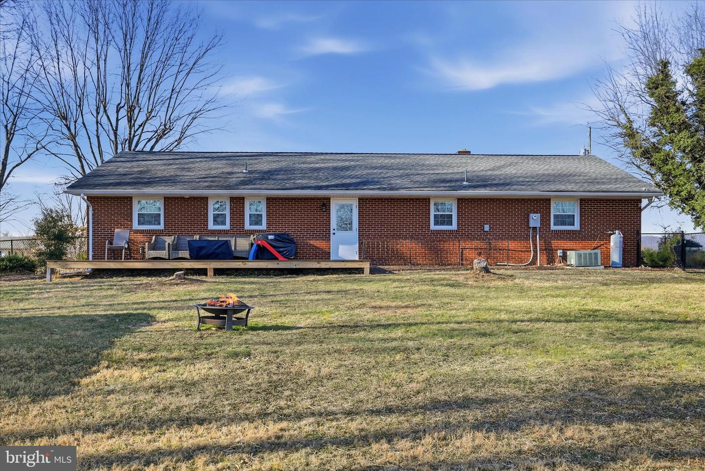 891 STONEBURNER RD, EDINBURG, Virginia 22824, 3 Bedrooms Bedrooms, 6 Rooms Rooms,2 BathroomsBathrooms,Residential,For sale,891 STONEBURNER RD,VASH2013420 MLS # VASH2013420