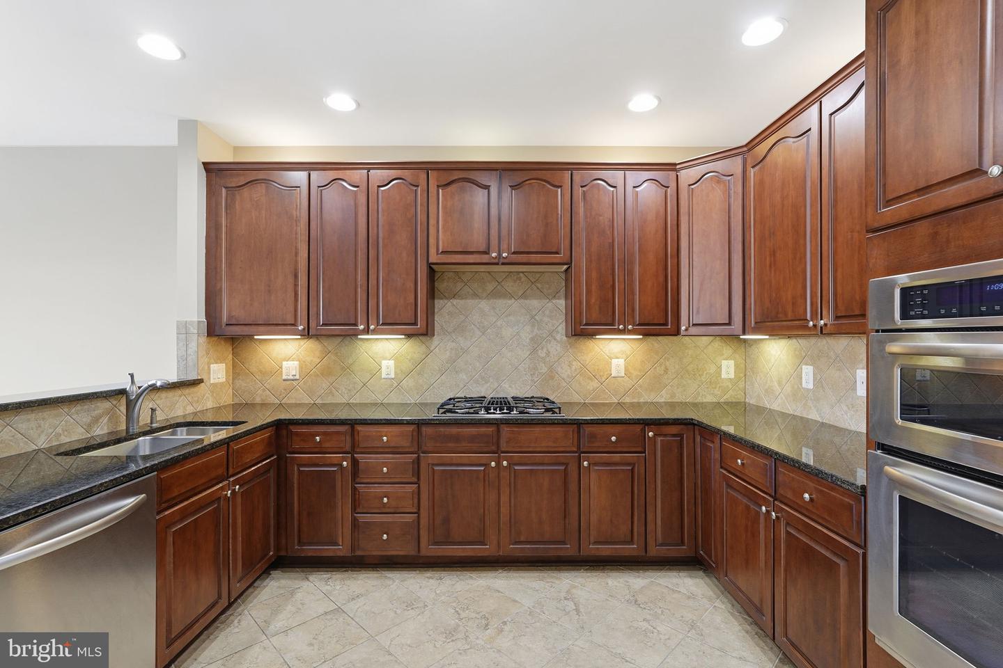 22831 QUANTE SQ, ASHBURN, Virginia 20148, 3 Bedrooms Bedrooms, ,3 BathroomsBathrooms,Residential,For sale,22831 QUANTE SQ,VALO2114298 MLS # VALO2114298