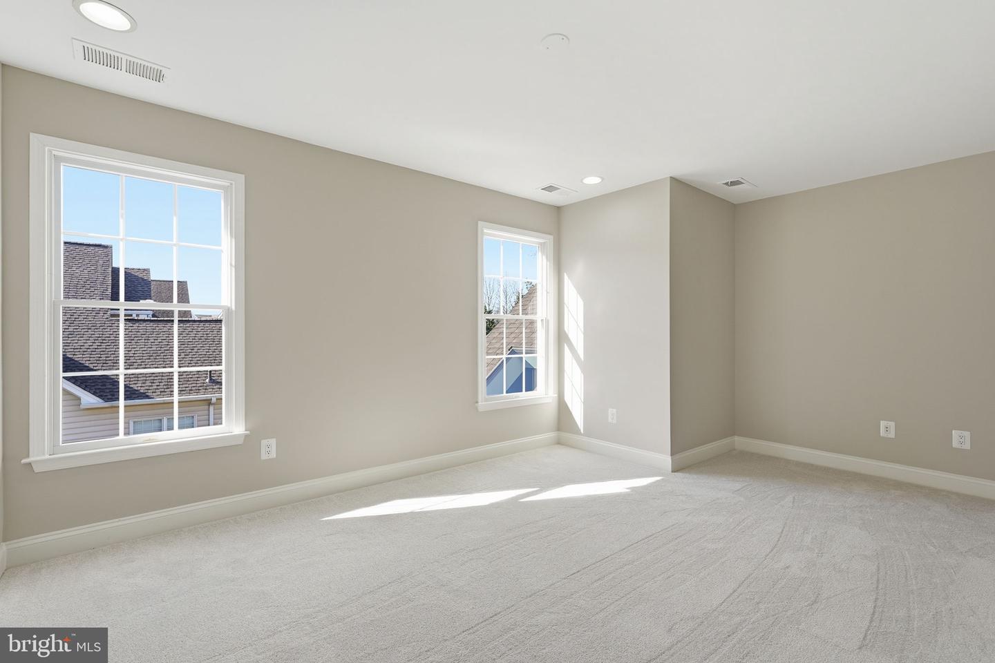 22831 QUANTE SQ, ASHBURN, Virginia 20148, 3 Bedrooms Bedrooms, ,3 BathroomsBathrooms,Residential,For sale,22831 QUANTE SQ,VALO2114298 MLS # VALO2114298