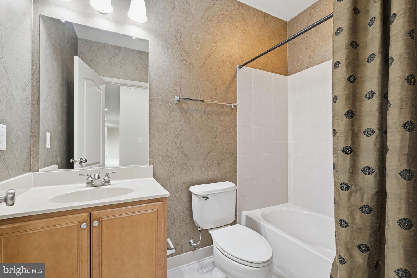 22831 QUANTE SQ, ASHBURN, Virginia 20148, 3 Bedrooms Bedrooms, ,3 BathroomsBathrooms,Residential,For sale,22831 QUANTE SQ,VALO2114298 MLS # VALO2114298