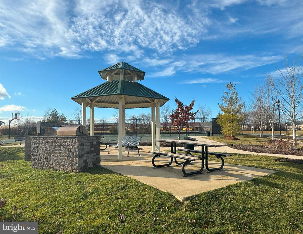 22831 QUANTE SQ, ASHBURN, Virginia 20148, 3 Bedrooms Bedrooms, ,3 BathroomsBathrooms,Residential,For sale,22831 QUANTE SQ,VALO2114298 MLS # VALO2114298