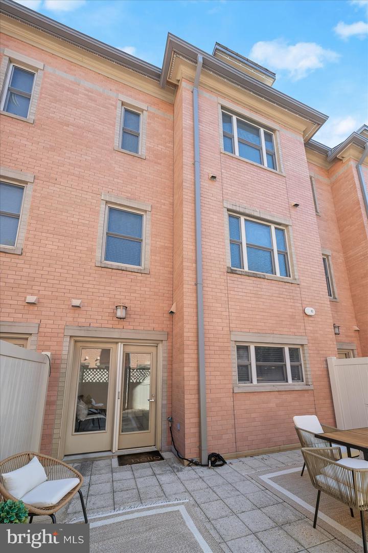 2227 12TH CT N, ARLINGTON, Virginia 22201, 4 Bedrooms Bedrooms, 13 Rooms Rooms,2 BathroomsBathrooms,Residential,For sale,2227 12TH CT N,VAAR2067924 MLS # VAAR2067924 2227 12TH CT N, ARLINGTON, Virginia 22201, 4 Bedrooms Bedrooms, 13 Rooms Rooms,2 BathroomsBathrooms,Residential,For sale,2227 12TH CT N,VAAR2067924 MLS # VAAR2067924