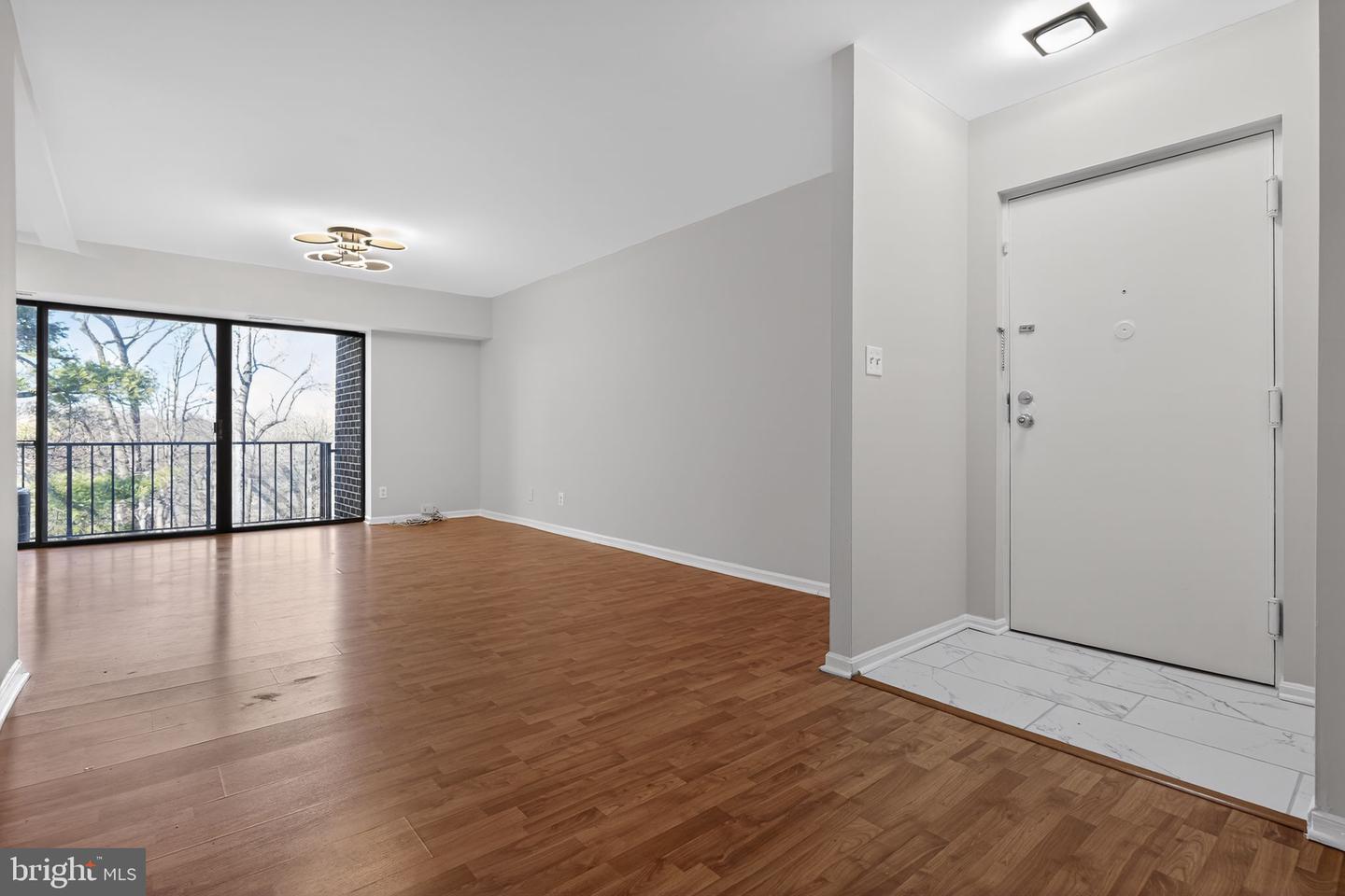 4400 ISLAND PL #302, ANNANDALE, Virginia 22003, 2 Bedrooms Bedrooms, ,2 BathroomsBathrooms,Residential,For sale,4400 ISLAND PL #302,VAFX2286612 MLS # VAFX2286612