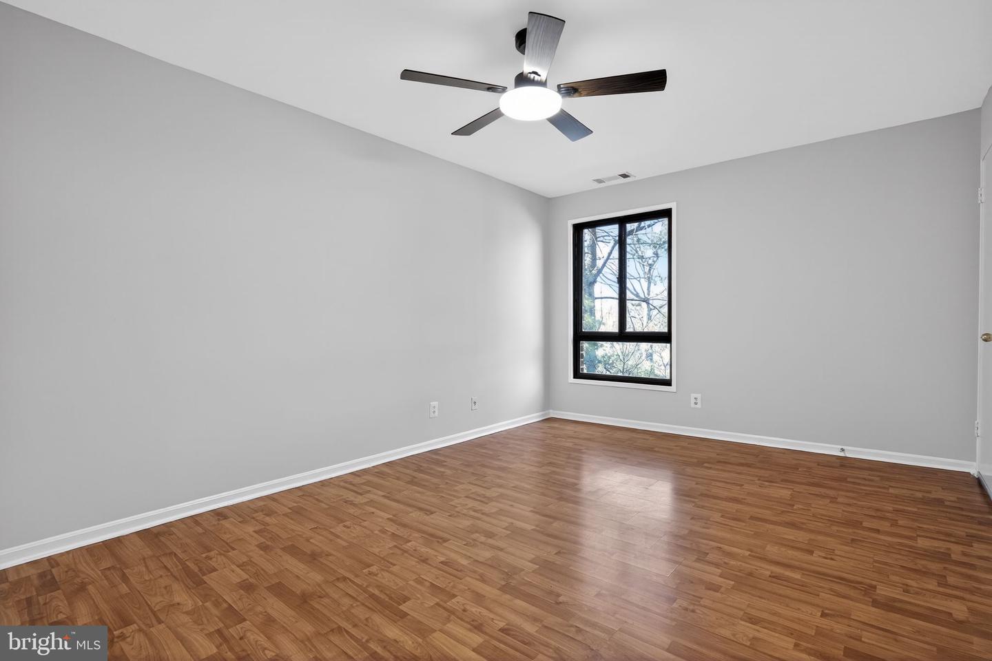 4400 ISLAND PL #302, ANNANDALE, Virginia 22003, 2 Bedrooms Bedrooms, ,2 BathroomsBathrooms,Residential,For sale,4400 ISLAND PL #302,VAFX2286612 MLS # VAFX2286612