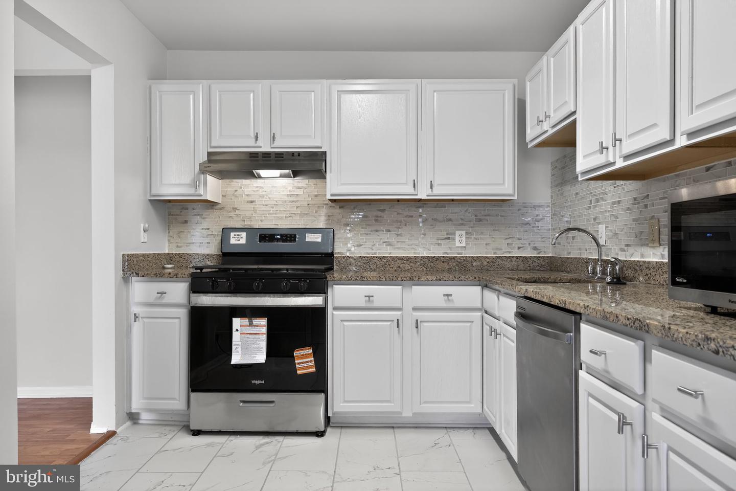 4400 ISLAND PL #302, ANNANDALE, Virginia 22003, 2 Bedrooms Bedrooms, ,2 BathroomsBathrooms,Residential,For sale,4400 ISLAND PL #302,VAFX2286612 MLS # VAFX2286612