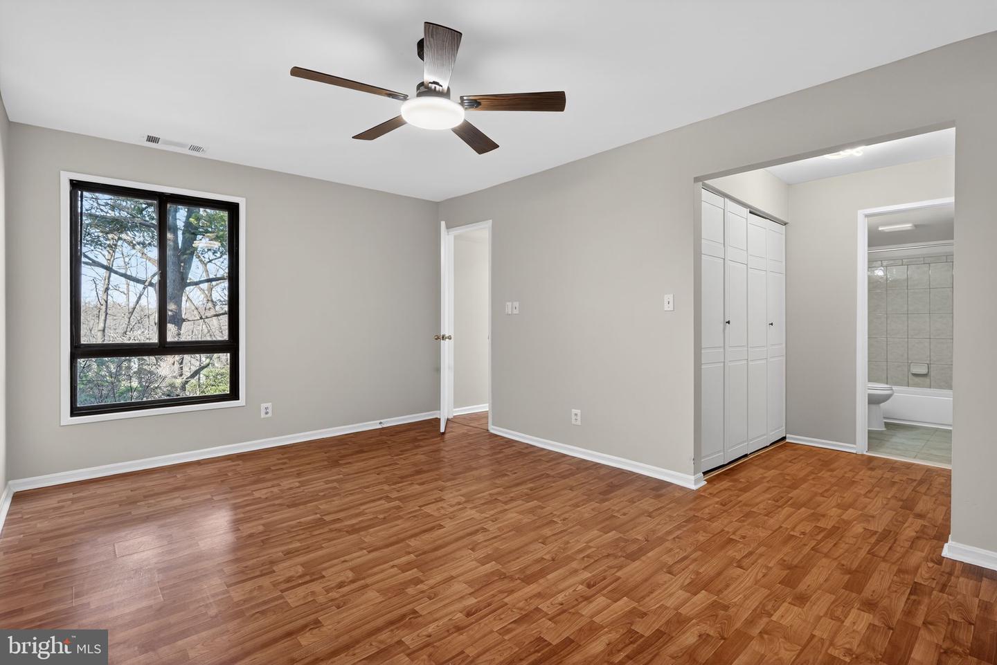 4400 ISLAND PL #302, ANNANDALE, Virginia 22003, 2 Bedrooms Bedrooms, ,2 BathroomsBathrooms,Residential,For sale,4400 ISLAND PL #302,VAFX2286612 MLS # VAFX2286612