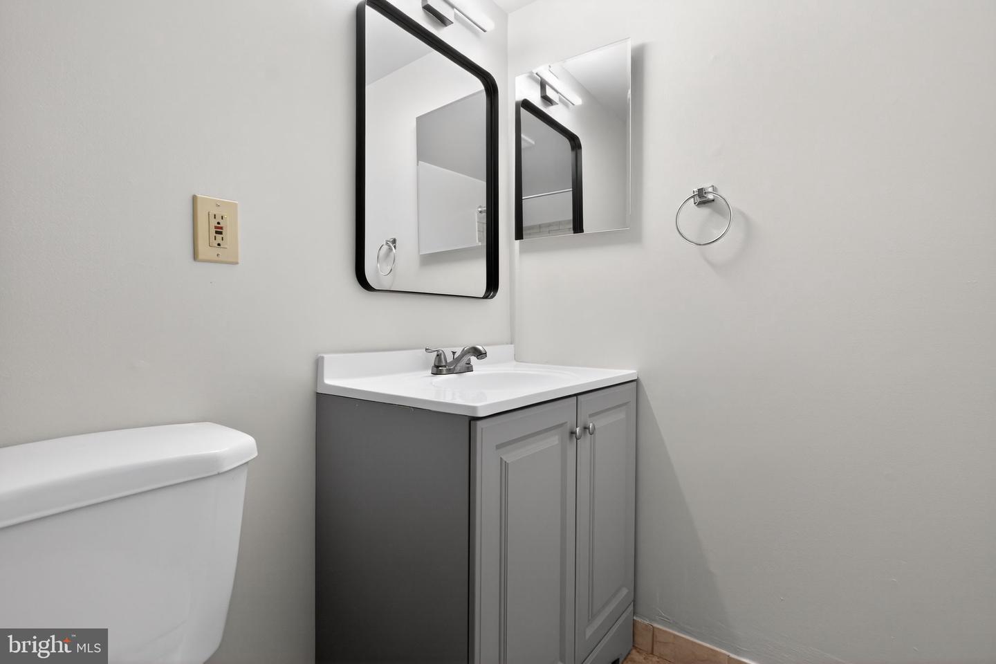 4400 ISLAND PL #302, ANNANDALE, Virginia 22003, 2 Bedrooms Bedrooms, ,2 BathroomsBathrooms,Residential,For sale,4400 ISLAND PL #302,VAFX2286612 MLS # VAFX2286612