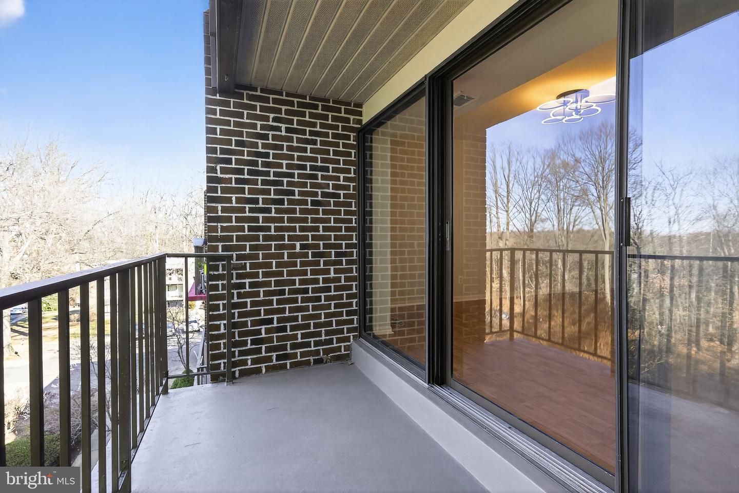 4400 ISLAND PL #302, ANNANDALE, Virginia 22003, 2 Bedrooms Bedrooms, ,2 BathroomsBathrooms,Residential,For sale,4400 ISLAND PL #302,VAFX2286612 MLS # VAFX2286612