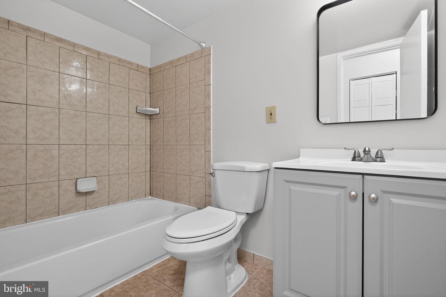 4400 ISLAND PL #302, ANNANDALE, Virginia 22003, 2 Bedrooms Bedrooms, ,2 BathroomsBathrooms,Residential,For sale,4400 ISLAND PL #302,VAFX2286612 MLS # VAFX2286612