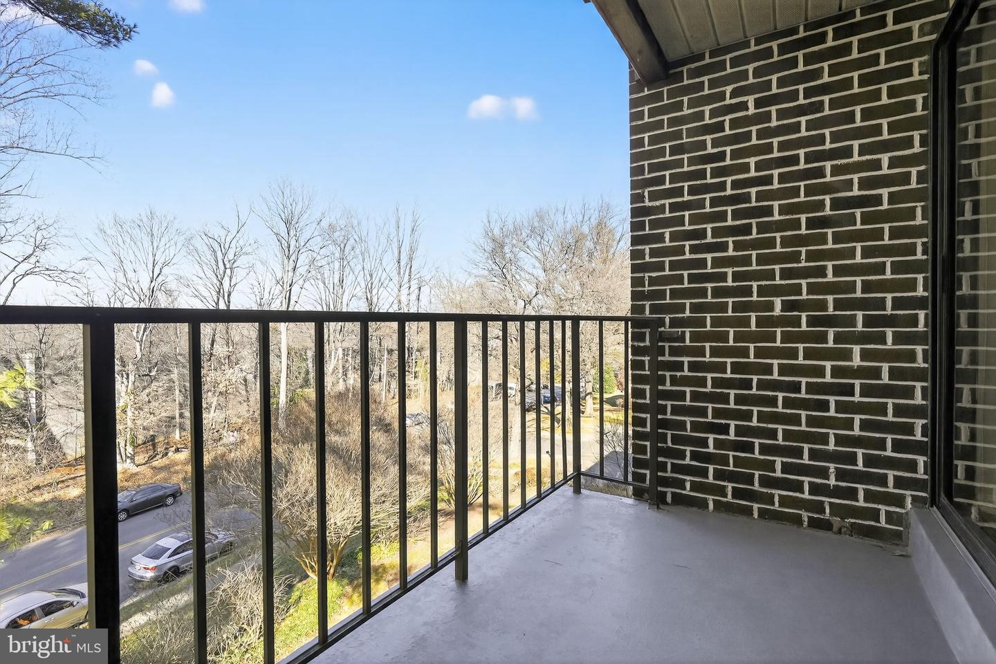 4400 ISLAND PL #302, ANNANDALE, Virginia 22003, 2 Bedrooms Bedrooms, ,2 BathroomsBathrooms,Residential,For sale,4400 ISLAND PL #302,VAFX2286612 MLS # VAFX2286612