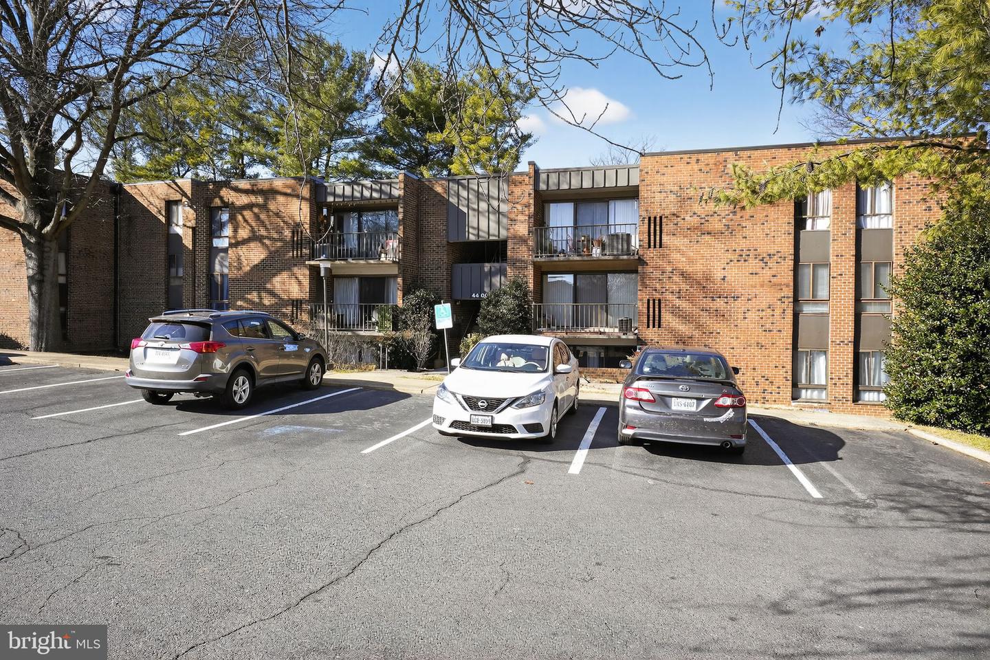 4400 ISLAND PL #302, ANNANDALE, Virginia 22003, 2 Bedrooms Bedrooms, ,2 BathroomsBathrooms,Residential,For sale,4400 ISLAND PL #302,VAFX2286612 MLS # VAFX2286612