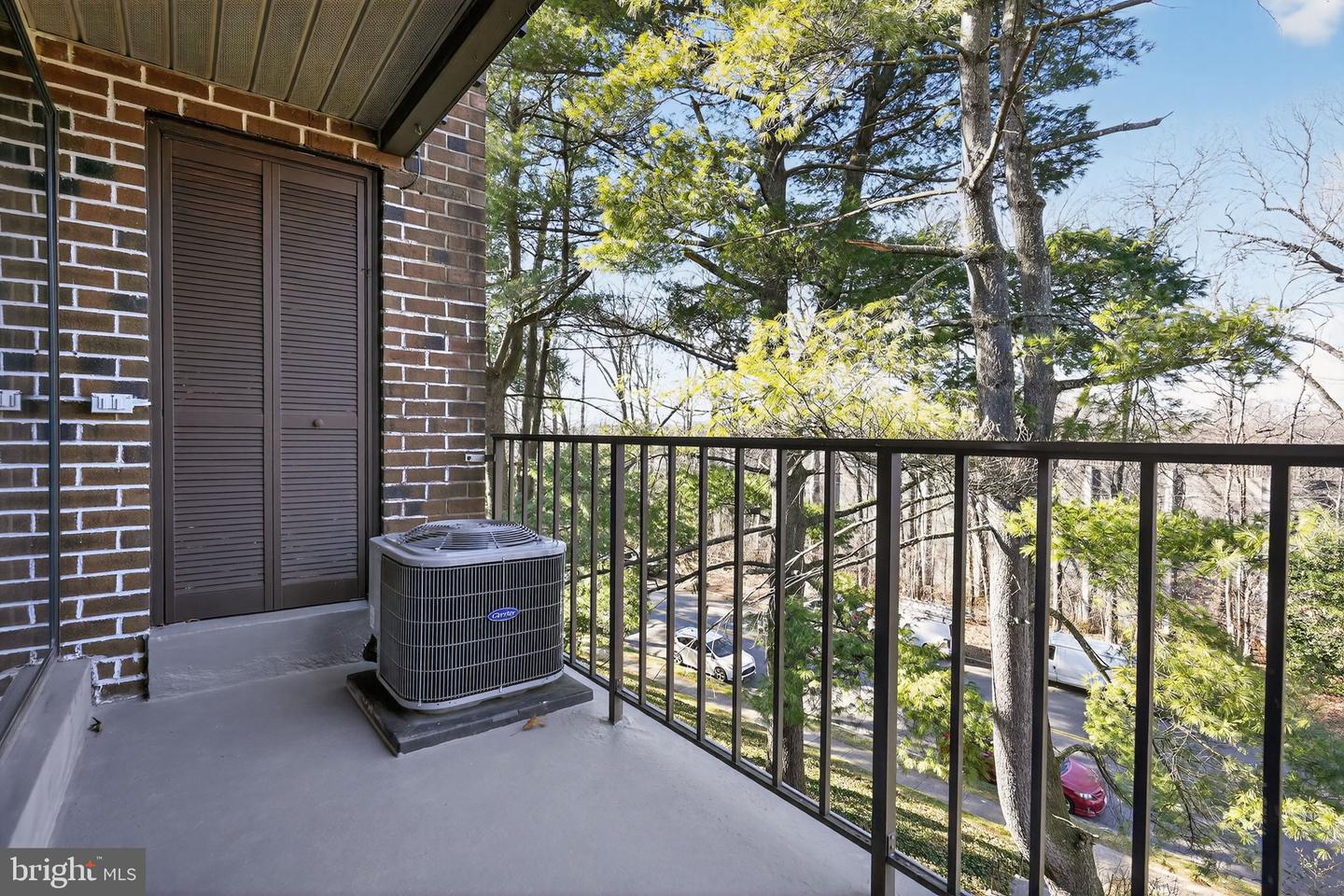 4400 ISLAND PL #302, ANNANDALE, Virginia 22003, 2 Bedrooms Bedrooms, ,2 BathroomsBathrooms,Residential,For sale,4400 ISLAND PL #302,VAFX2286612 MLS # VAFX2286612