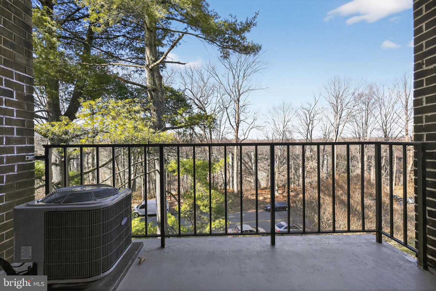 4400 ISLAND PL #302, ANNANDALE, Virginia 22003, 2 Bedrooms Bedrooms, ,2 BathroomsBathrooms,Residential,For sale,4400 ISLAND PL #302,VAFX2286612 MLS # VAFX2286612