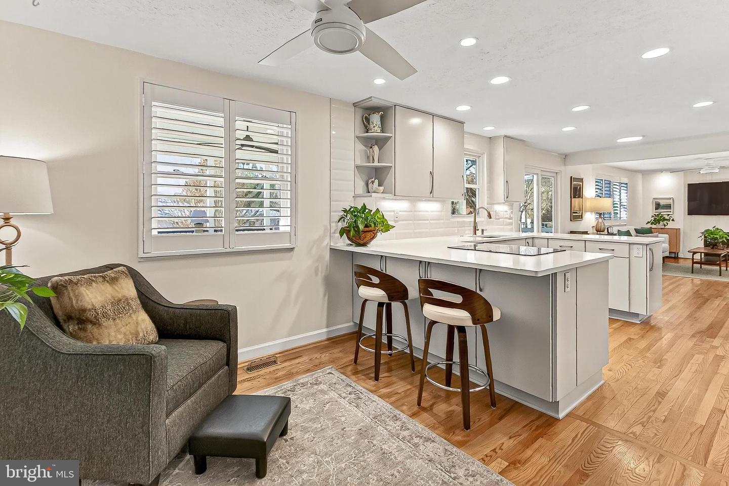 3826 BEECH DOWN DR, CHANTILLY, Virginia 20151, 3 Bedrooms Bedrooms, ,2 BathroomsBathrooms,Residential,For sale,3826 BEECH DOWN DR,VAFX2286782 MLS # VAFX2286782