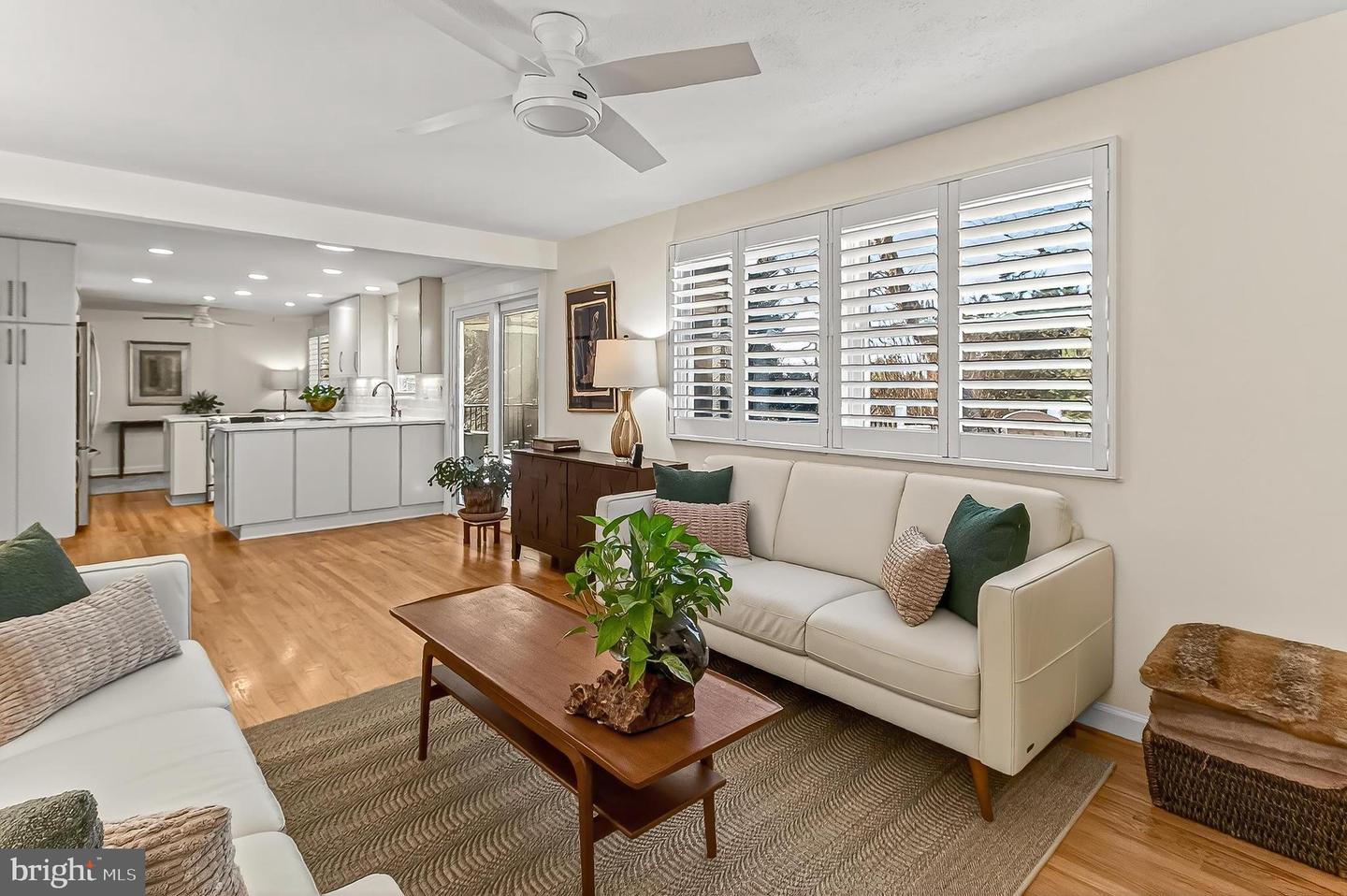 3826 BEECH DOWN DR, CHANTILLY, Virginia 20151, 3 Bedrooms Bedrooms, ,2 BathroomsBathrooms,Residential,For sale,3826 BEECH DOWN DR,VAFX2286782 MLS # VAFX2286782