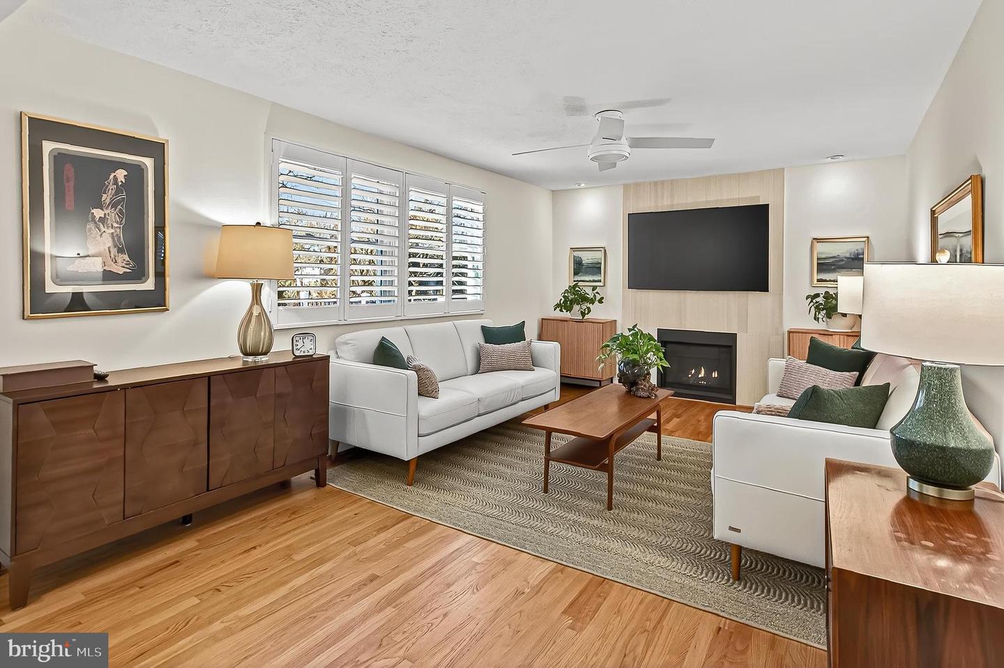 3826 BEECH DOWN DR, CHANTILLY, Virginia 20151, 3 Bedrooms Bedrooms, ,2 BathroomsBathrooms,Residential,For sale,3826 BEECH DOWN DR,VAFX2286782 MLS # VAFX2286782