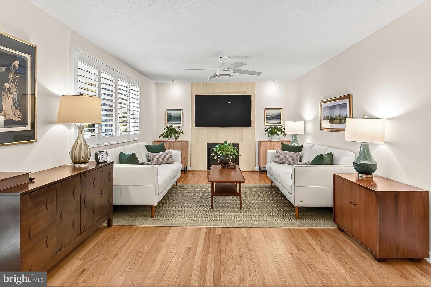 3826 BEECH DOWN DR, CHANTILLY, Virginia 20151, 3 Bedrooms Bedrooms, ,2 BathroomsBathrooms,Residential,For sale,3826 BEECH DOWN DR,VAFX2286782 MLS # VAFX2286782