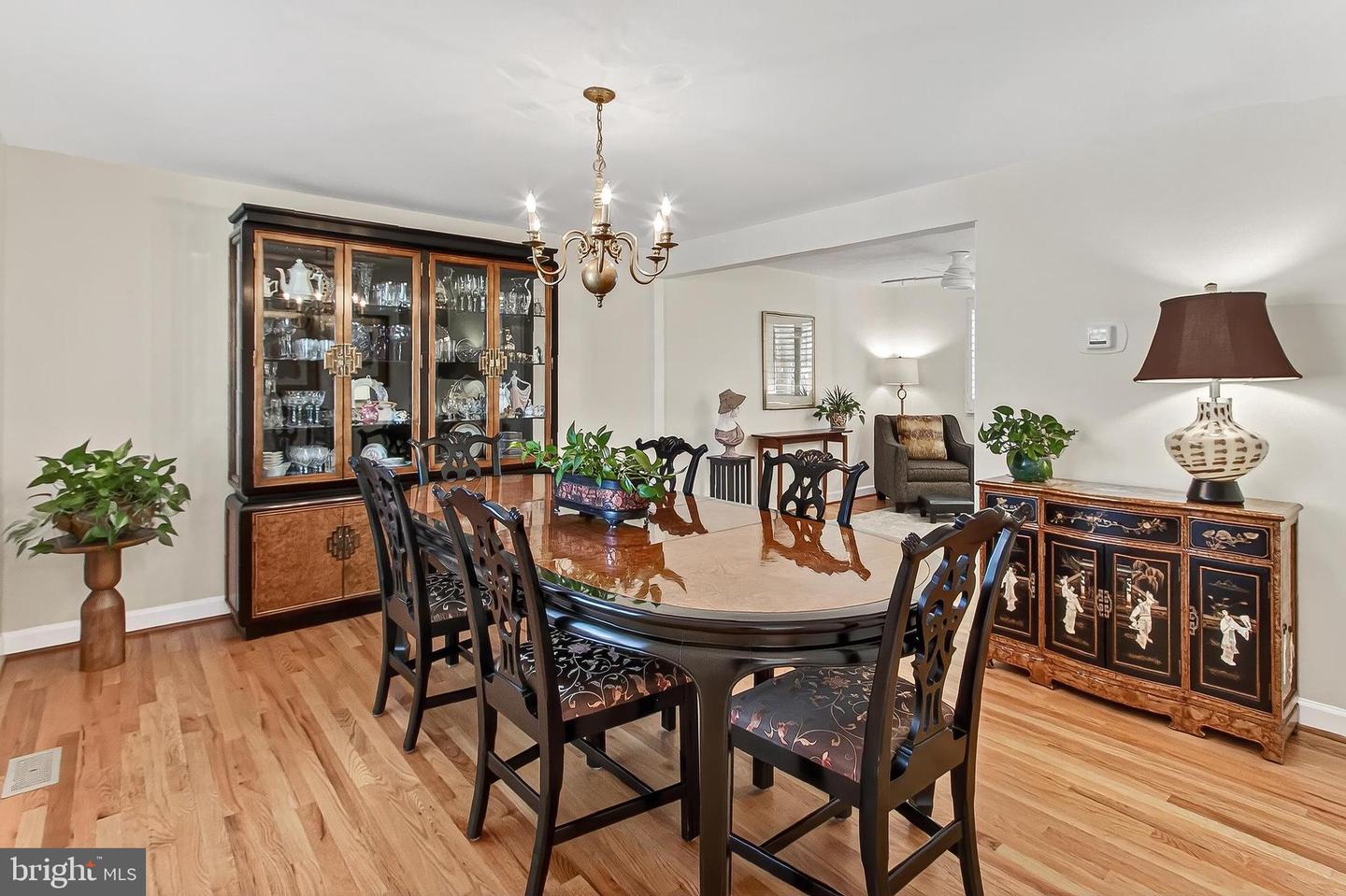 3826 BEECH DOWN DR, CHANTILLY, Virginia 20151, 3 Bedrooms Bedrooms, ,2 BathroomsBathrooms,Residential,For sale,3826 BEECH DOWN DR,VAFX2286782 MLS # VAFX2286782